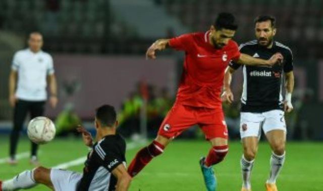 انطلاق مباراة الأهلى ومودرن فيوتشر فى نهائى السوبر المصرى بالإمارات