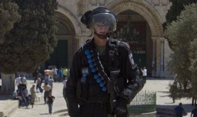 مستوطنون إسرائيليون يقتحمون الأقصى والاحتلال يعتقل 26 فلسطينيا من الضفة الغربية