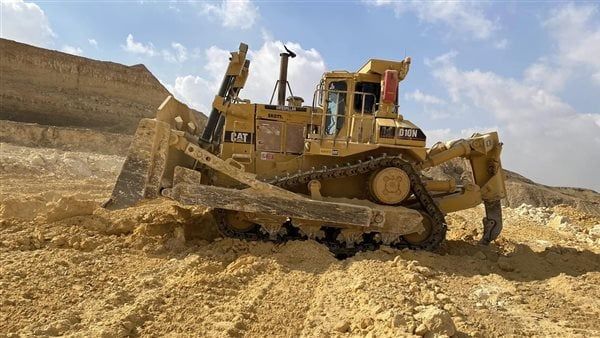 رئيس جهاز الشروق يُتابع أعمال نقل المرافق المتعارضة مع الطريق الجديد للمدينة