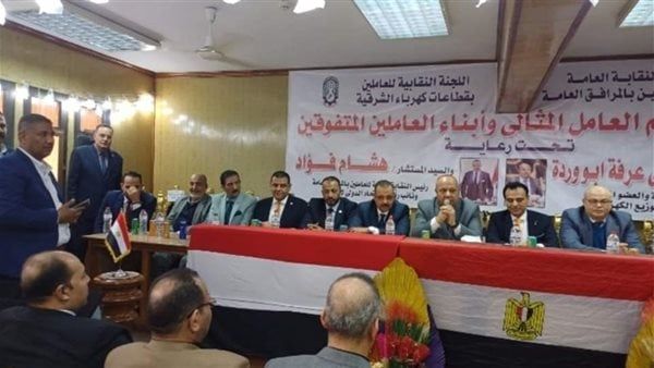 كهرباء القناة تكرم العاملين المثاليين وأبنائهم (صور)