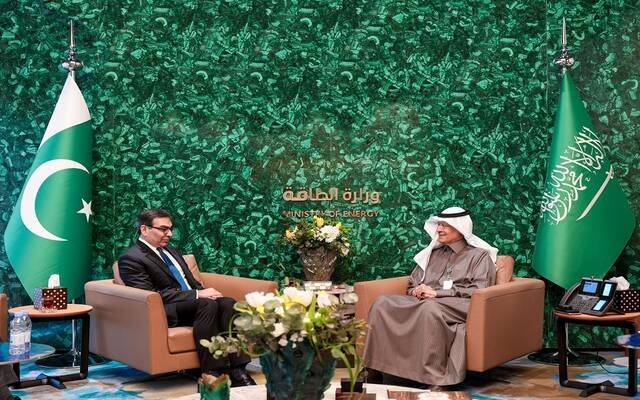 السعودية تبحث تعزيز التعاون مع باكستان وإيطاليا في مجالات الطاقة