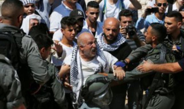 قوات الاحتلال الإسرائيلي تعتقل 55 فلسطينيًا من مناطق الضفة الغربية