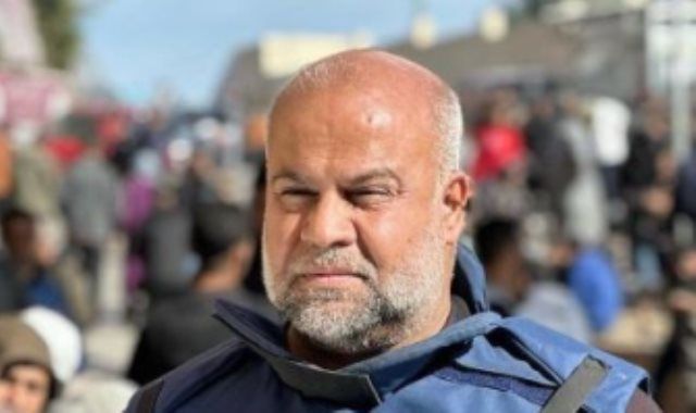 السلطات المصرية تنجح فى إدخال الصحفى وائل الدحدوح من قطاع غزة إلى البلاد