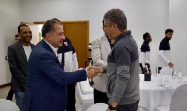 سفير مصر فى الإمارات يزور بعثة فريق الزمالك .. صور