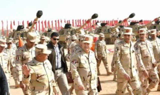 رئيس الأركان يشهد إجراءات تفتيش الحرب لإحدى وحدات المدفعية بالمنطقة المركزية