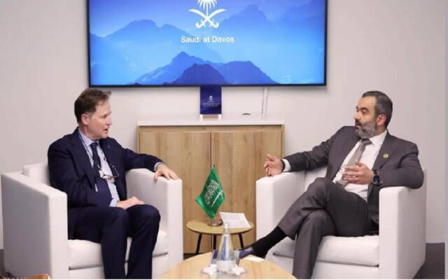 على هامش دافوس 2024.. السواحه يبحث مع كبرى الشركات تحفيز الاستثمارات التقنية
