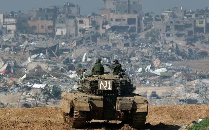 "جرائم بلا حصر" الاحتلال فجّر 30 مربعًا سكنيًا في غزة خلال 3 أيام