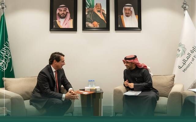 مساعد وزير المالية يبحث مع سفير البرتغال في المملكة سبل تعزيز العلاقات الثنائية