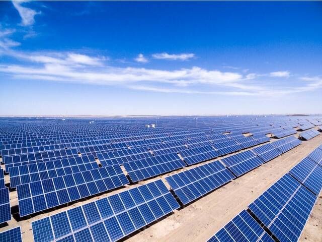 مصر تبحث طرح إنشاء مجمع للطاقة المتجددة باستثمارات 2.5 مليار دولار