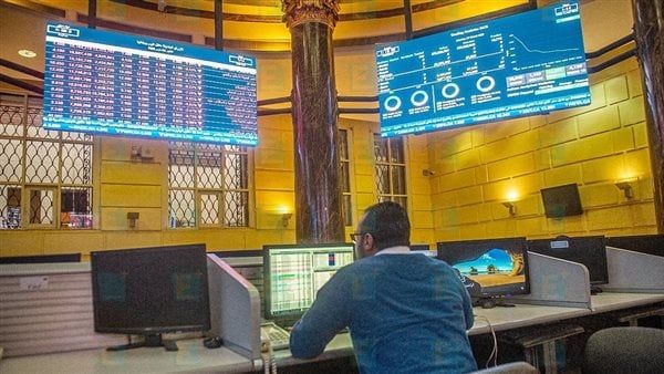 بأداء قوي للأسهم القيادية.. 150 ألف عملية تداول بمنتصف تعاملات البورصة