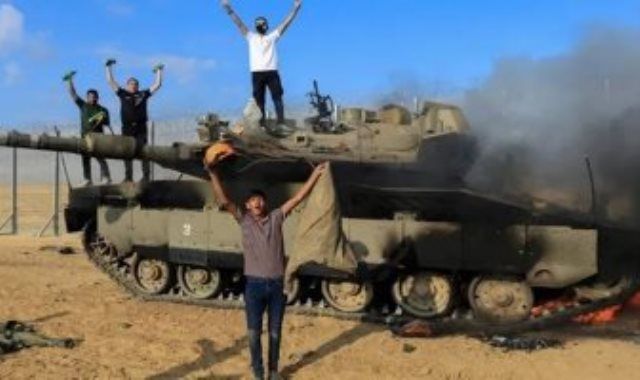 الفصائل تستهدف جرافة إسرائيلية وتقتل وتصيب عددا من قوات الاحتلال فى غزة