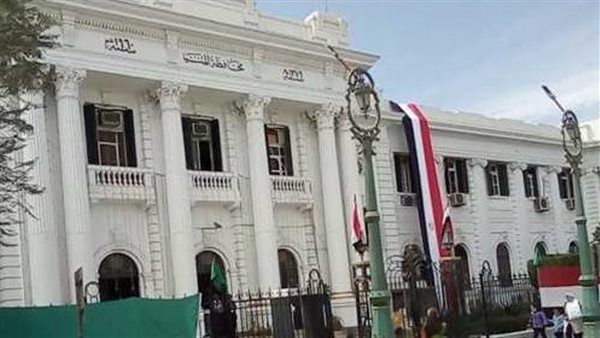 تركوا العمل بدون عذر، إحالة 17 موظفا للتحقيق بوحدة صحية في المنيا
