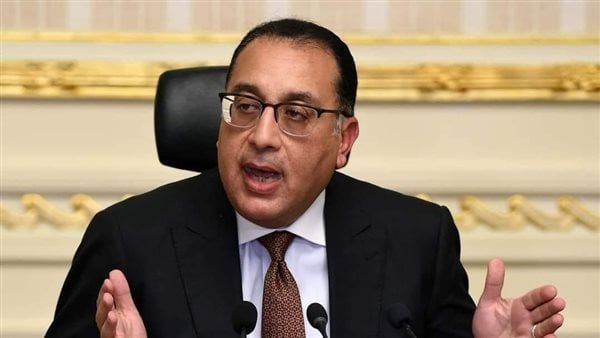 مدبولي يستعرض تقريرًا حول جهود هيئة الشراء الموحد لتوطين الصناعات الطبية