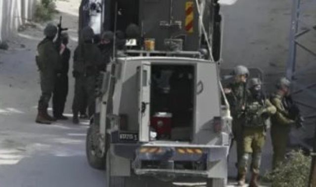 الاحتلال يعتقل 12 فلسطينيا بالضفة الغربية والحصيلة 6950 معتقلا منذ 7 أكتوبر