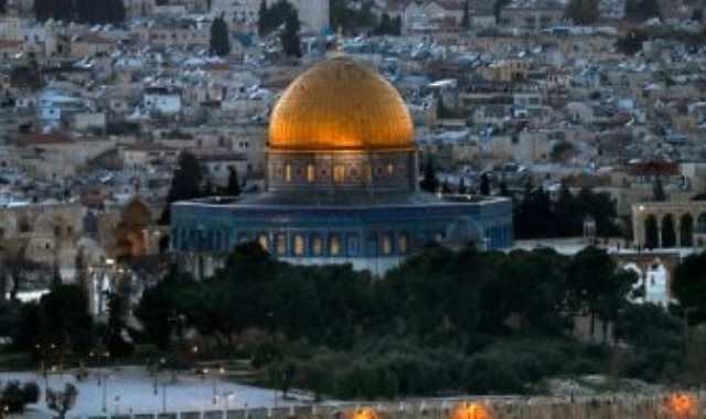 صافرات الإنذار تدوى فى القدس وبئر السبع.. وسماع أصوات انفجارات فى السماء