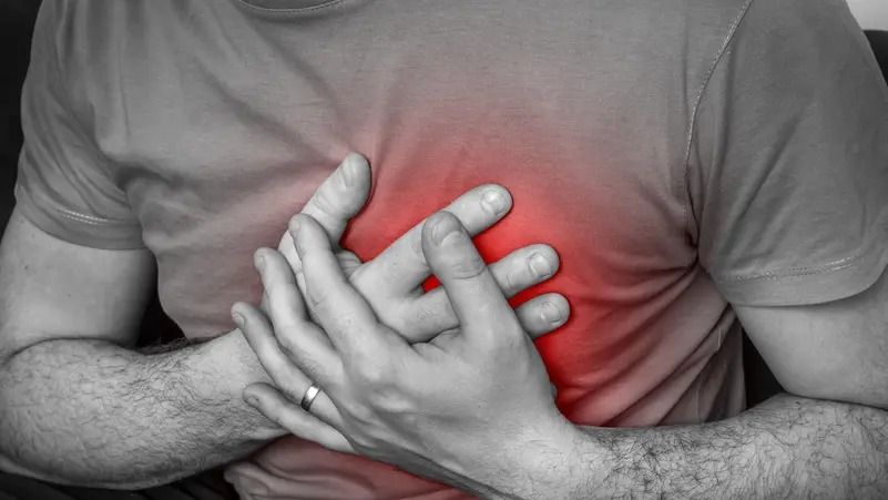 كيف نتجنَّب "النوبات القلبية" أثناء الصيام المُتقطِّع؟ "نصائح من خبير عالمي"
