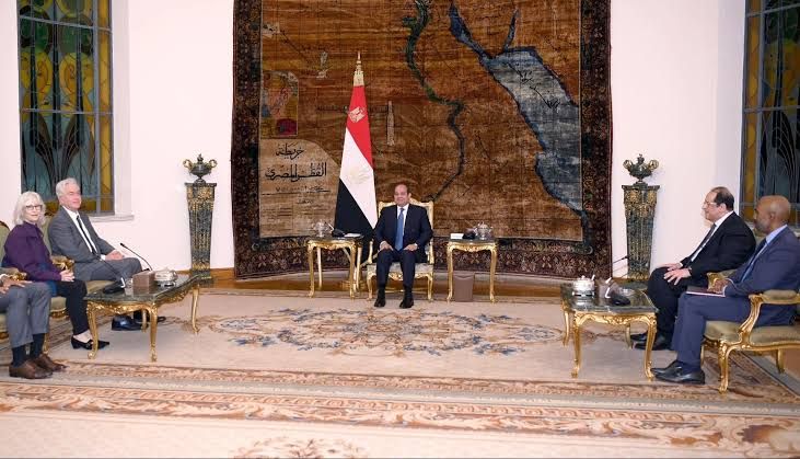 الرئيس السيسي يشدد على خطورة الأوضاع الإنسانية التي تصل إلى حد "المجاعة" في غزة
