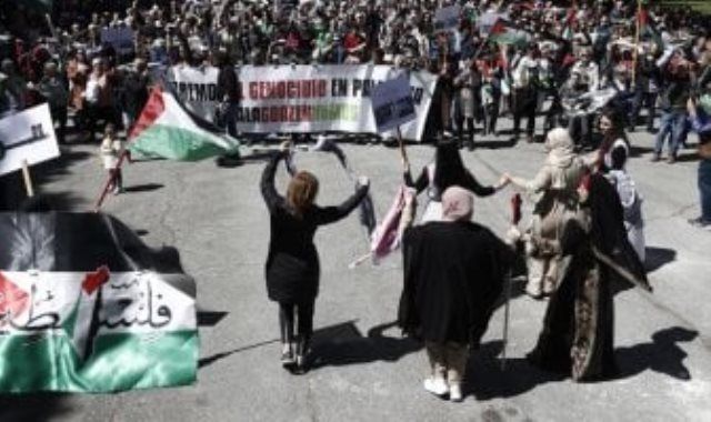 مظاهرات فى بامبلونا الإسبانية ضد حرب غزة: طفل يٌقتل كل 10 دقائق