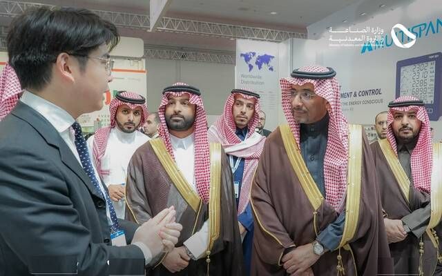 وزير الصناعة يلتقي عدداً من مسؤولي الشركات العالمية في مدينة هانوفر الألمانية