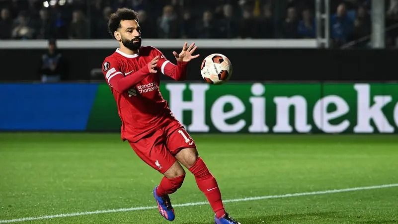 أسطورة ليفربول: صلاح "أصبح ضعيفًا" بعدما حوَّله منتخب مصر إلى "ظل"
