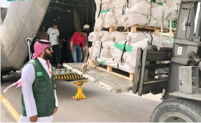 وصول الطائرة الإغاثية الـ48 إلى مطار العريش تمهيداً لإدخالها لقطاع غزة