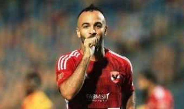 بياع فراخ وقهوجى.. قصص درامية لمشاهير الكرة بعيداً عن الأيدى الناعمة فى عيد العمال