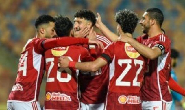 وسام أبو على يقود هجوم الأهلي أمام الإسماعيلي.. وعودة إمام ومروان عطية