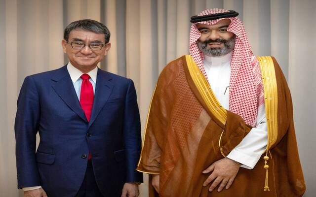 وزير الاتصالات يناقش توسيع الفرص الاستثمارية مع اليابان بالمجال الرقمي