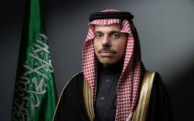 وزير الخارجية يصل طهران للمشاركة في تشييع الرئيس الإيراني