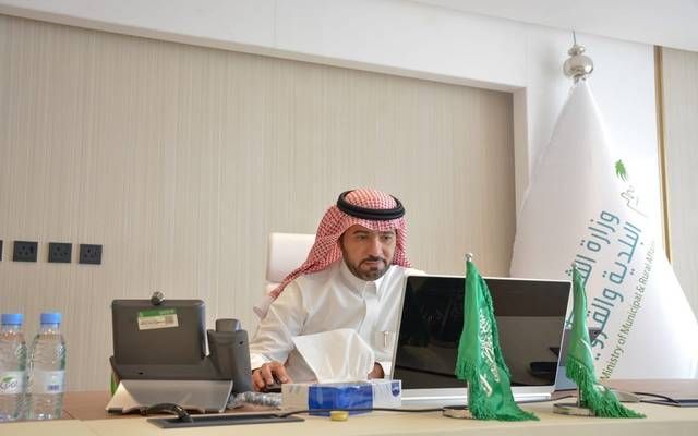 وزير الشؤون البلدية يوقع عقداً لتصريف السيول في بريدة بتكلفة 108.96 مليون ريال