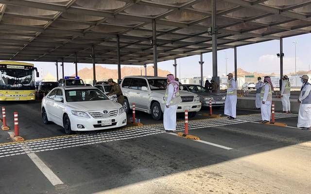 غرامة 50 ألف ريال.. بدء منع دخول المركبات غير المصرح لها إلى المشاعر المقدسة