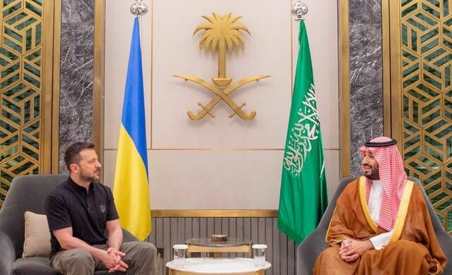 ولي العهد يستقبل رئيس جمهورية أوكرانيا