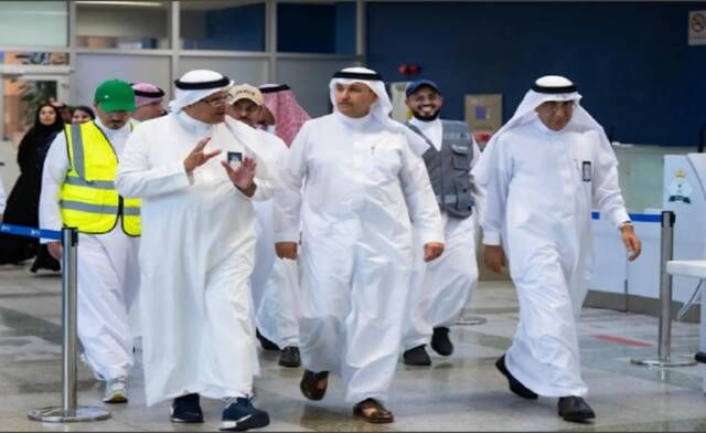وزير النقل يتفقد العمليات التشغيلية بمطار الملك عبدالعزيز بجدة