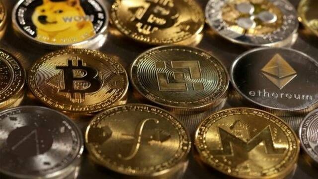 تراجع بيتكوين قرب 61 ألف دولار وسط موجة بيعية