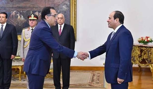الحكومة الجديدة تؤدي اليمين الدستورية أمام الرئيس السيسي "التشكيل الوزاريالكامل"