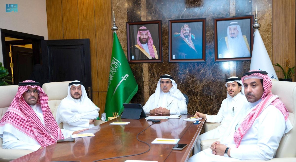 مناقشة خطة معالجة التشوهات البصرية في الشرقية