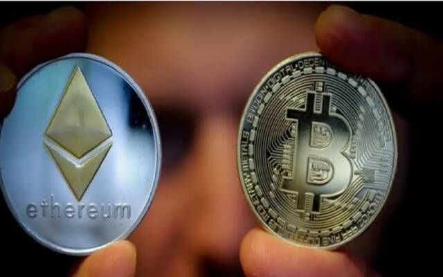 العملات المشفرة تفقد 170 مليار دولار من قيمتها خلال 24 ساعة مع خسائر بيتكوين