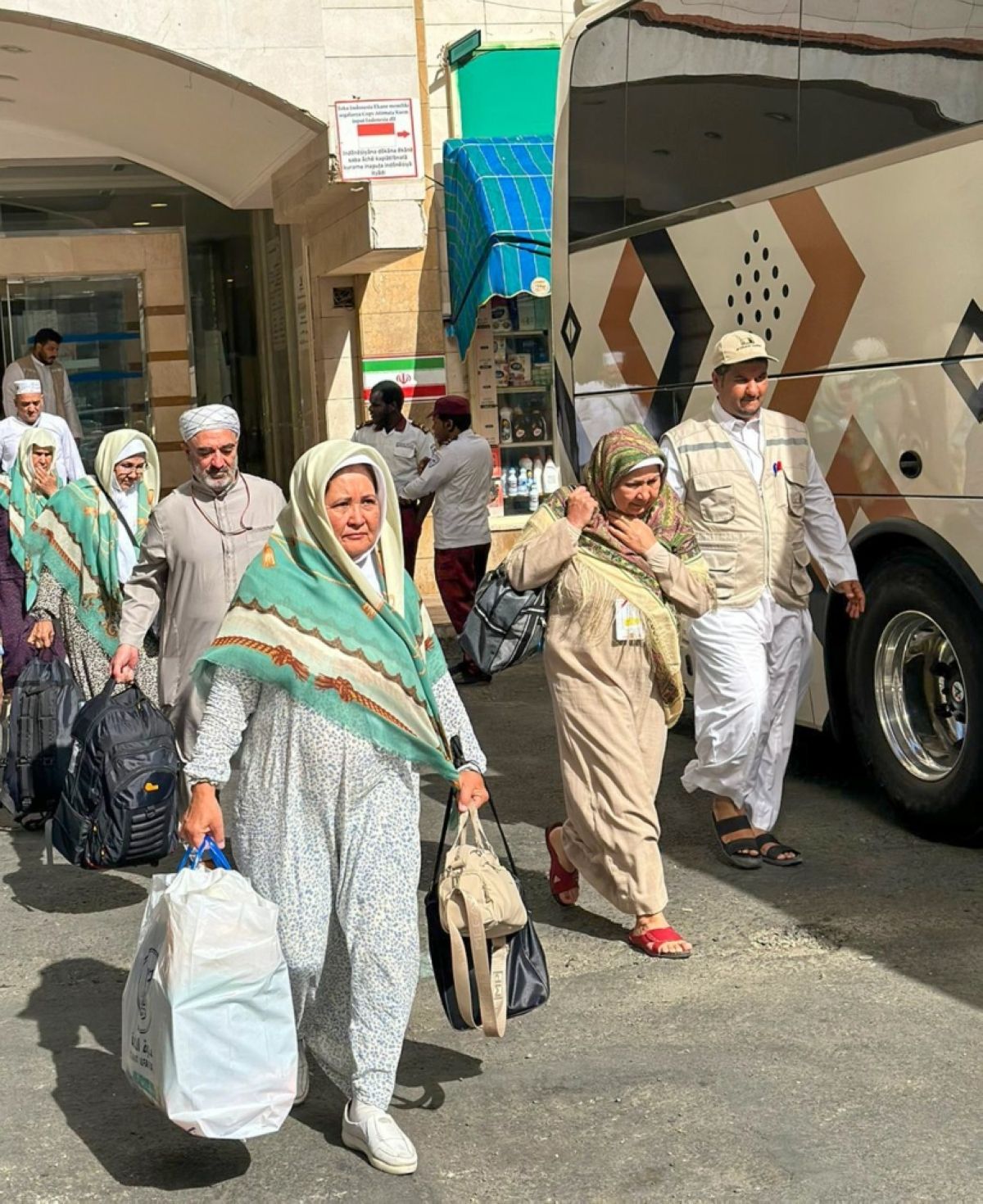 توديع حجاج بيت الله الحرام