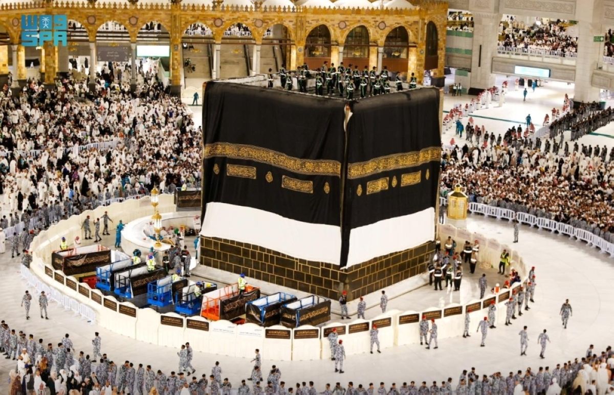 كسوة جديدة للكعبة بـ1000 كجم من الحرير الخام