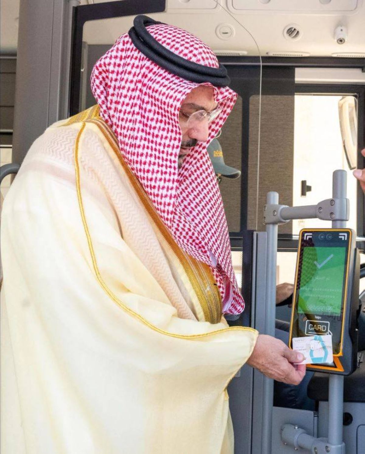 12 مسارا بمشروع النقل بالحافلات في بريدة وعنيزة تشغلها 73 حافلة