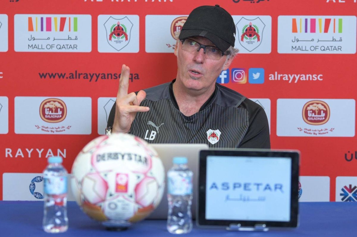 بنزيما يحدد مواصفات مدرب الاتحاد الجديد