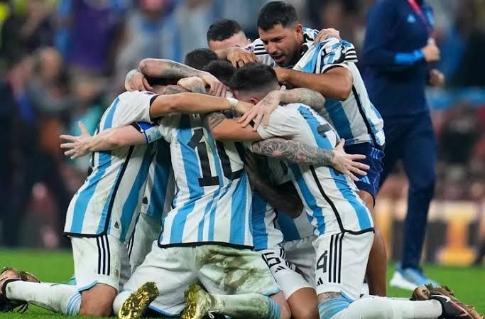 الأرجنتين تحتفظ بكأس كوبا أمريكا بعد الفوز على كولومبيا