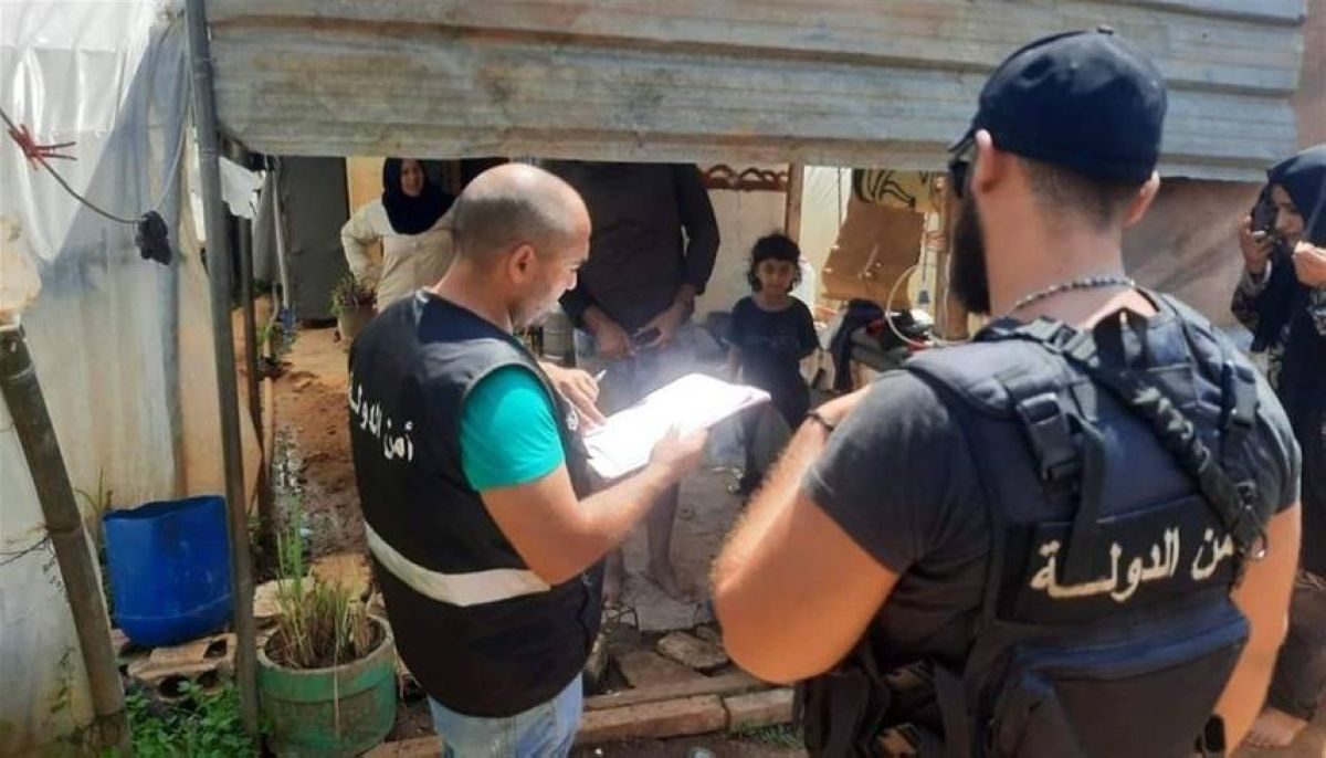 لبنان يخلي بلدة جنوبية من النازحين السوريين