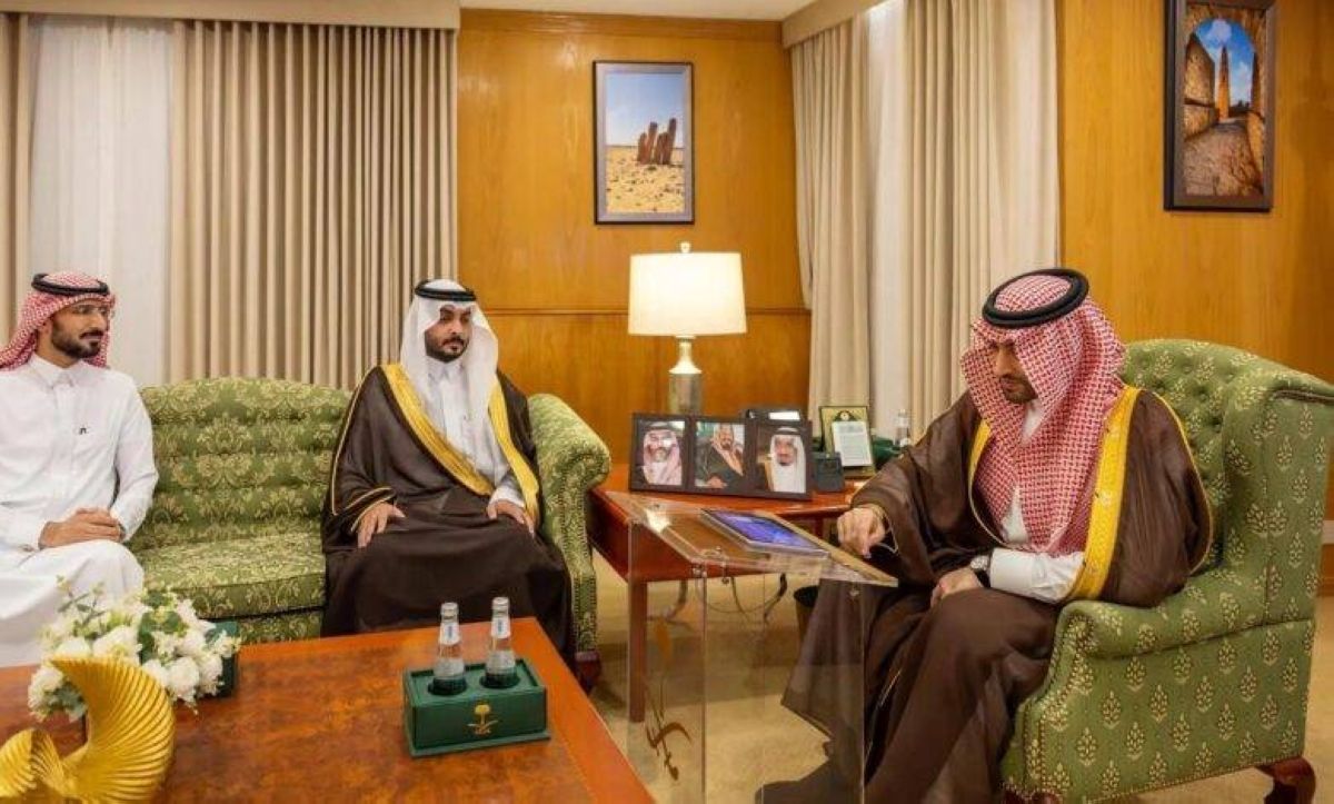 نائب أمير الجوف يدشن شعار نادي القلعة الجديد