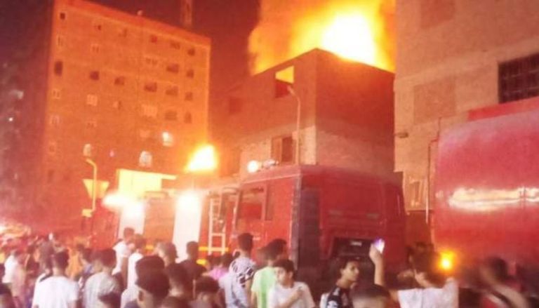 قتلى ومصابين في حريق "حارة اليهود" بقلب القاهرة