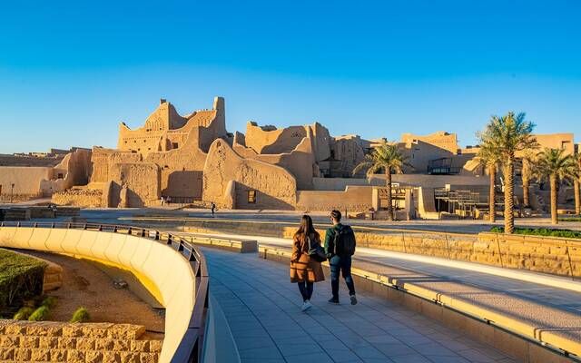إنفوجراف.. إيرادات ضخمة من إنفاق السياح الأجانب بالسعودية في آخر 9 سنوات