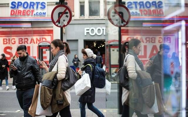 خفض بنك إنجلترا لأسعار الفائدة يعزز عودة المستثمرين للأسواق البريطانية