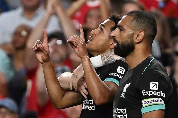 أداء مذهل لمحمد صلاح أمام مانشستر يونايتد في "مباراة الفجر"