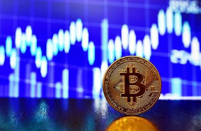 انخفاض بيتكوين دون 50 ألف دولار للمرة الأولى منذ فبراير