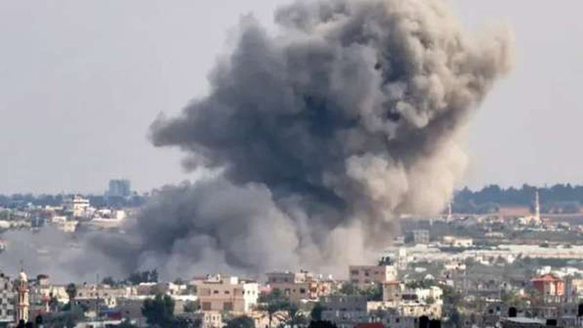 إعلام فلسطيني: تجدد إطلاق نار وقصف مدفعي يستهدف حي الزيتون